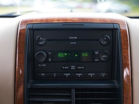 Used 2007 Ford Explorer Eddie Bauer RWD image 34