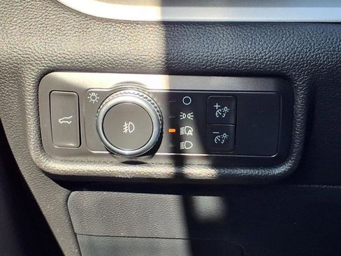 Used 2020 Ford Explorer XLT w/ Equipment Group 202A image 20