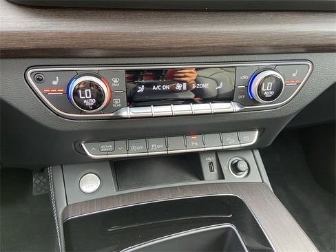 Certified 2025 Audi Q5 2.0T Premium Plus w/ Premium Plus Package image 21