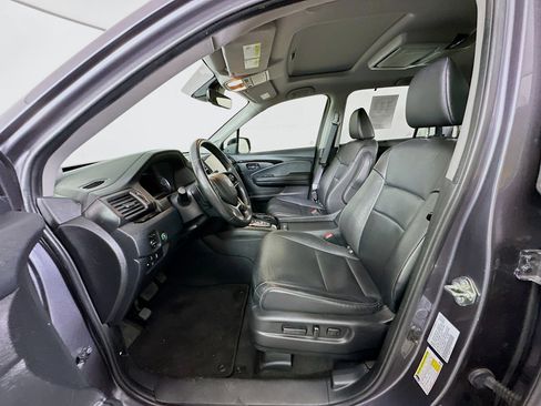 Used 2020 Honda Pilot Touring image 13