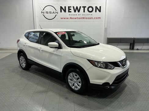 Used 2019 Nissan Rogue Sport S image 1