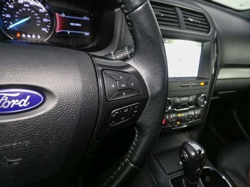 Used 2019 Ford Explorer XLT w/ Equipment Group 202A AWD/4WD image 33