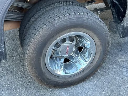 Used 2024 GMC Sierra 3500 SLE w/ SLE Convenience Package RWD image 4