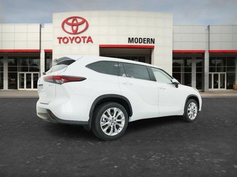 New 2026 Toyota Highlander Limited AWD/4WD image 8