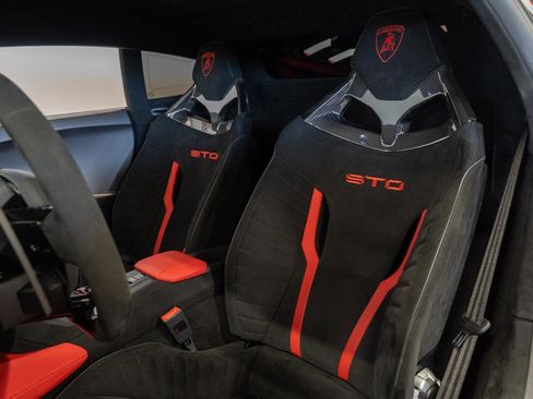 Used 2023 Lamborghini Huracan STO image 4