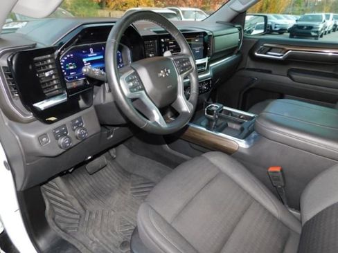 Used 2024 Chevrolet Silverado 1500 LT Trail Boss w/ Protection Package AWD/4WD image 14