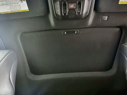 Used 2022 Toyota Highlander XSE FWD image 25