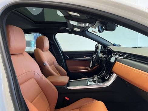 Used 2024 Jaguar XF R-Dynamic SE image 28