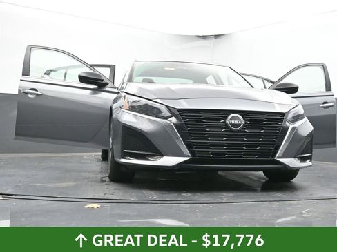 Used 2024 Nissan Altima 2.5 SV image 72