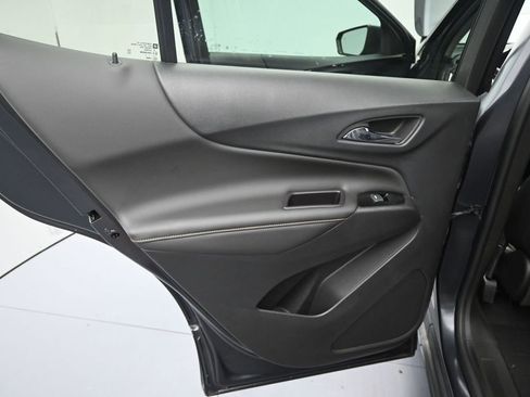 Used 2022 Chevrolet Equinox Premier FWD image 17