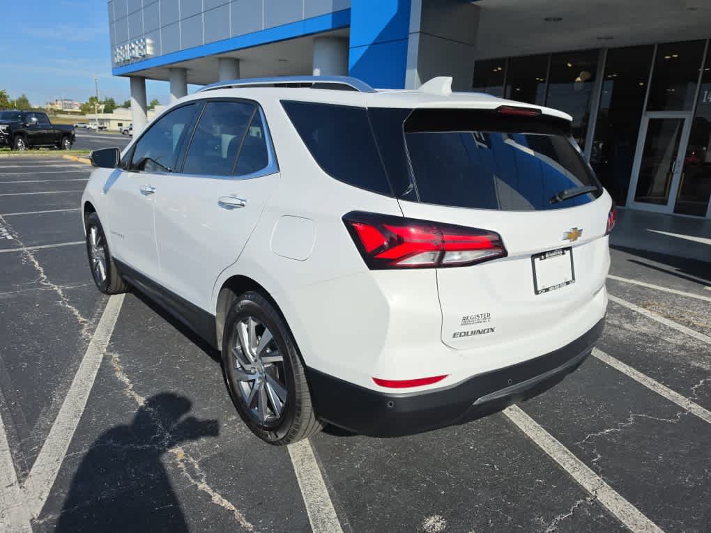 Used 2023 Chevrolet Equinox Premier AWD/4WD image 3