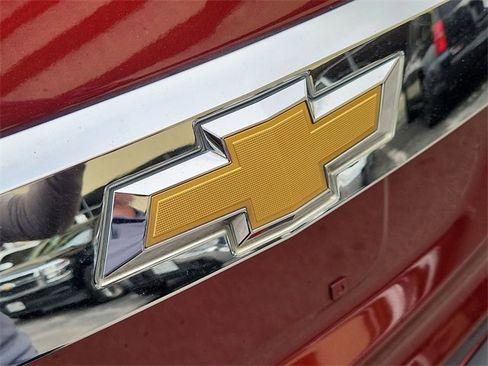 Used 2017 Chevrolet Traverse LT image 28