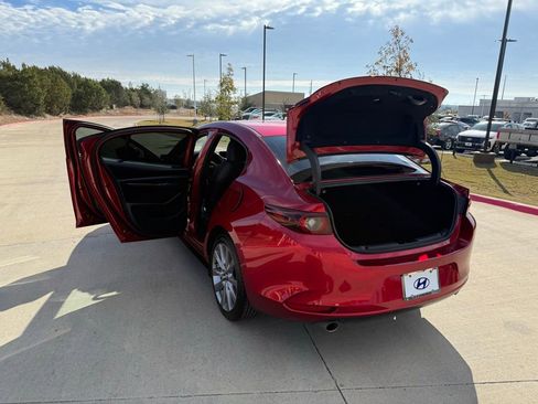 Used 2022 MAZDA MAZDA3 s image 23