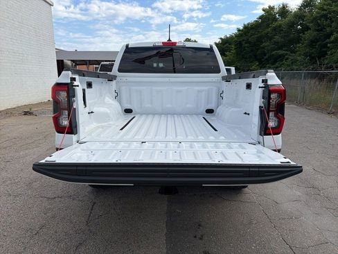Used 2025 Ford Ranger Lariat w/ FX4 Off-Road Package AWD/4WD image 16