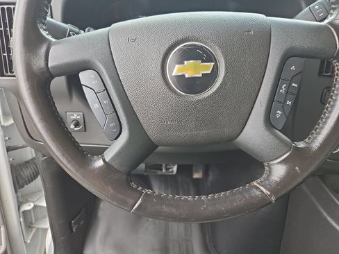 Used 2021 Chevrolet Express 3500 w/ Power Convenience Package RWD image 16