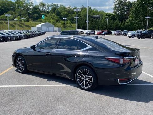 Used 2025 Lexus ES 300h w/ Premium Package FWD image 3