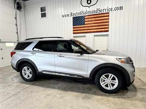 Used 2020 Ford Explorer XLT AWD/4WD image 2