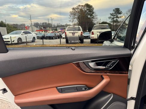 Used 2017 Audi Q7 3.0T Prestige image 28