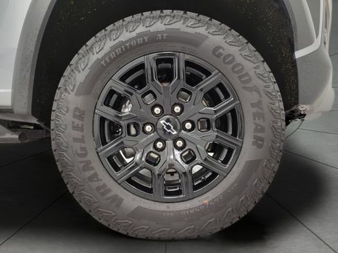 Certified 2023 Chevrolet Colorado Trail Boss w/ Technology Package image 3