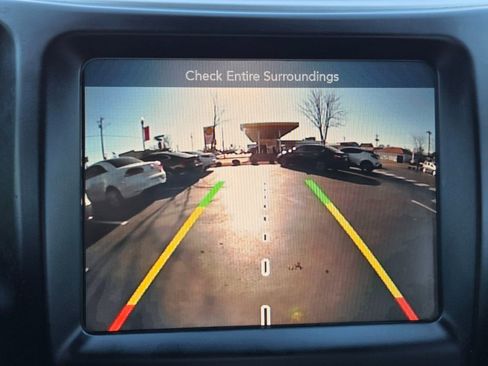 Used 2016 Jeep Cherokee Trailhawk w/ Cold Weather Group image 31