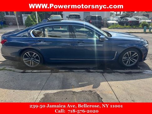 Used 2022 BMW 750i xDrive w/ Executive Package AWD/4WD image 5