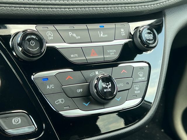 New 2027 Chrysler Pacifica Select FWD image 26