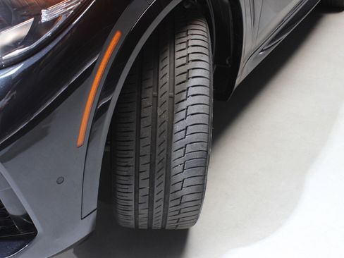 Used 2023 BMW X5 M50i w/ Climate Comfort Package image 21