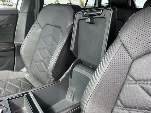 Used 2024 Volkswagen Atlas Cross Sport SE FWD image 30