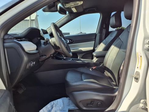Used 2023 Jeep Compass Limited AWD/4WD image 11