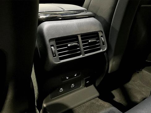 Used 2025 Land Rover Range Rover Velar Dynamic SE image 10