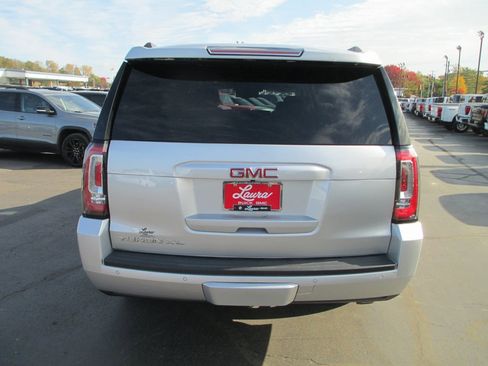 Used 2018 GMC Yukon XL SLT w/ Premium Edition image 4