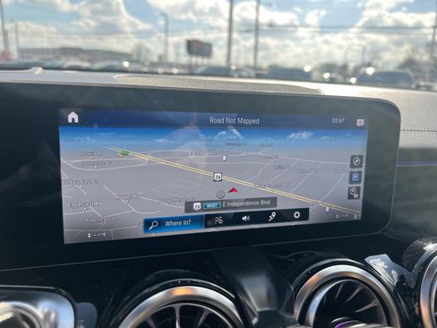 Certified 2021 Mercedes-Benz GLB 35 AMG 4MATIC image 29