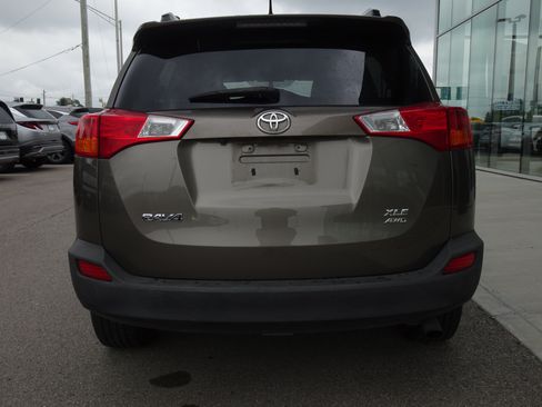 Used 2015 Toyota RAV4 XLE AWD/4WD image 4