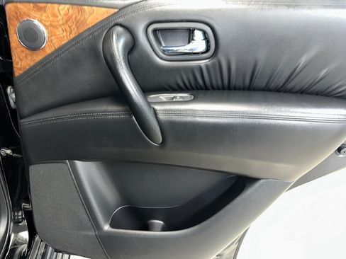 Used 2024 Nissan Armada SL w/ Captain's Chairs Package AWD/4WD image 31