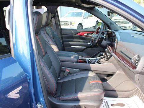Used 2026 Chevrolet Traverse RS w/ LPO, Floor Liner Package AWD/4WD image 17