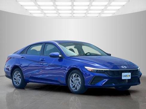 New 2025 Hyundai Elantra Blue image 2