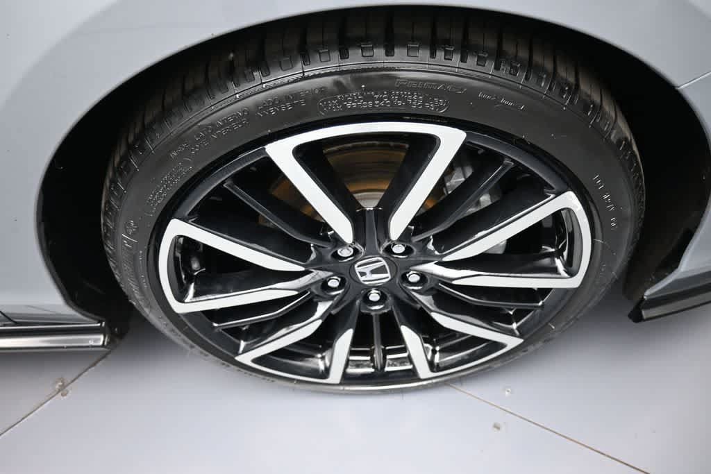Used 2023 Honda Accord Touring image 17