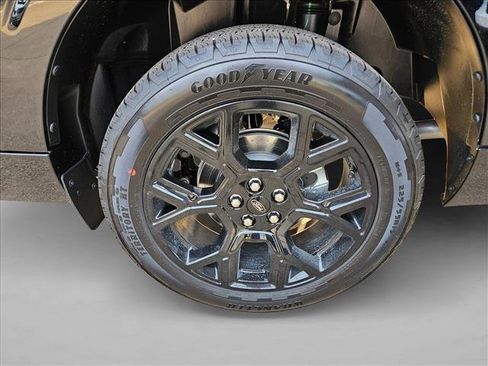 New 2025 Ford Maverick Lobo image 9