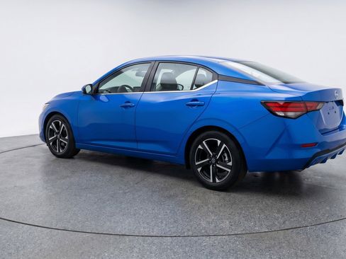 Used 2025 Nissan Sentra SV FWD image 6