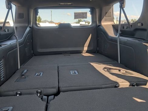 Used 2022 Chevrolet Suburban LS AWD/4WD image 33
