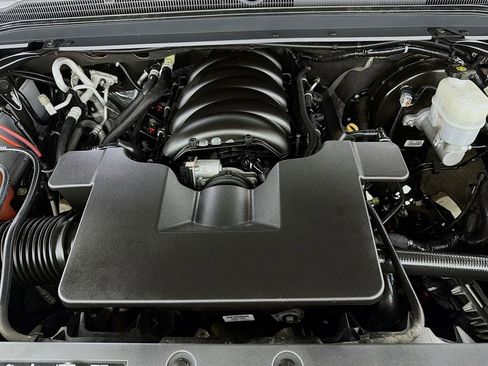 Used 2019 Chevrolet Suburban Premier w/ Premier Plus Edition AWD/4WD image 36