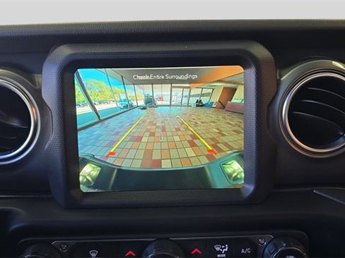 Used 2023 Jeep Gladiator Overland image 25