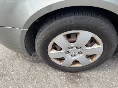 Used 2009 Hyundai Sonata GLS FWD image 2