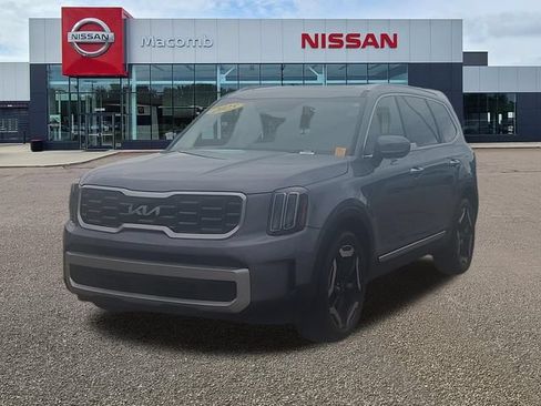Used 2025 Kia Telluride S AWD/4WD image 3