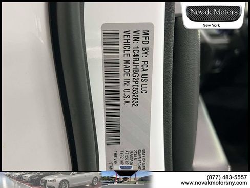 Used 2023 Jeep Grand Cherokee Limited w/ Luxury Tech Group II AWD/4WD image 21