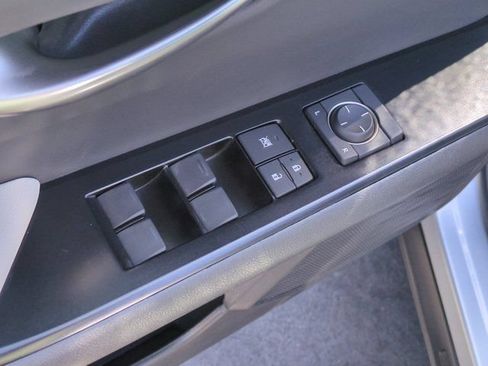 Used 2023 Lexus UX 250h FWD image 15