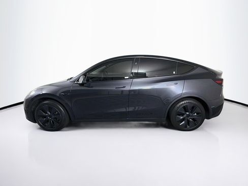Used 2024 Tesla Model Y Long Range RWD image 4