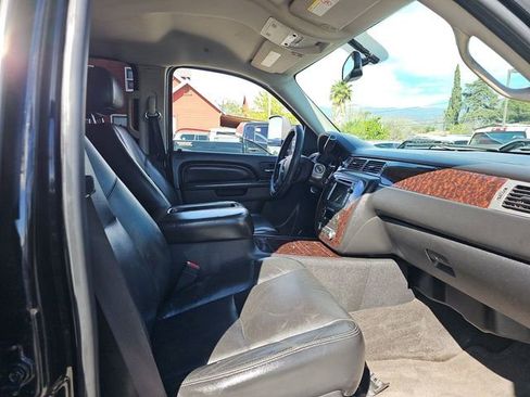 Used 2011 GMC Sierra 2500 Denali w/ Suspension Package, Off-Road image 7