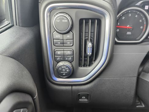 Used 2022 Chevrolet Silverado 1500 High Country image 17