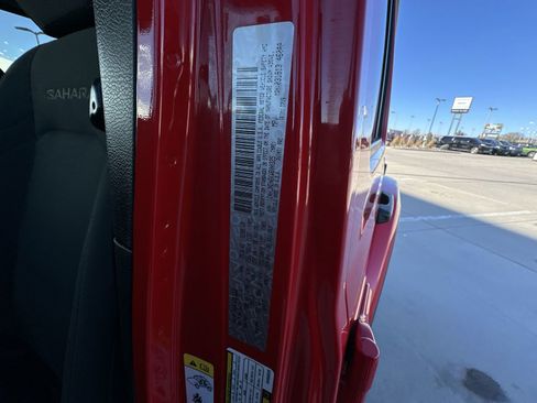 Used 2019 Jeep Wrangler Unlimited Sahara w/ Safety Group image 33